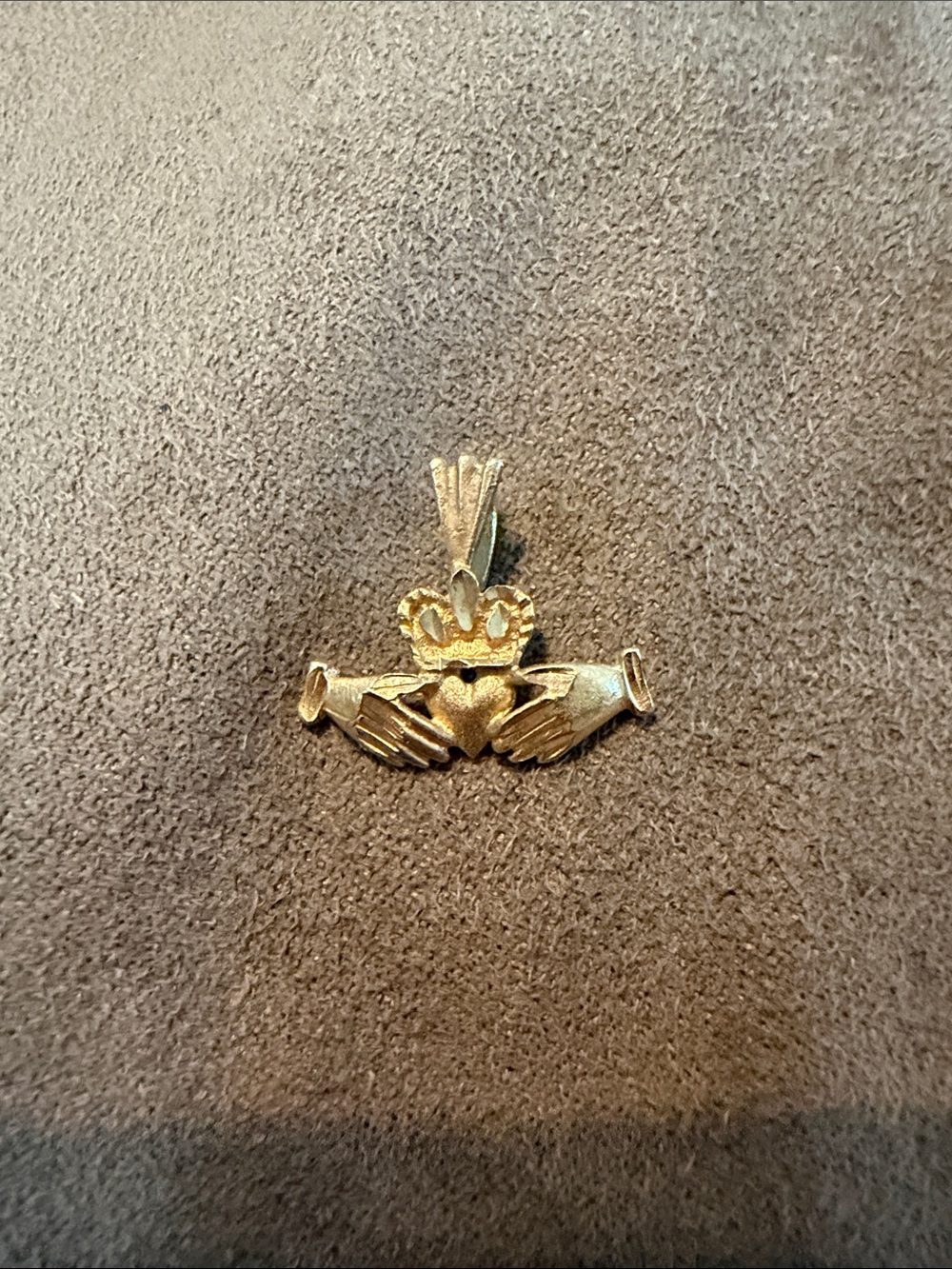 Gold Claddagh Pendant - Women's Jewelry
